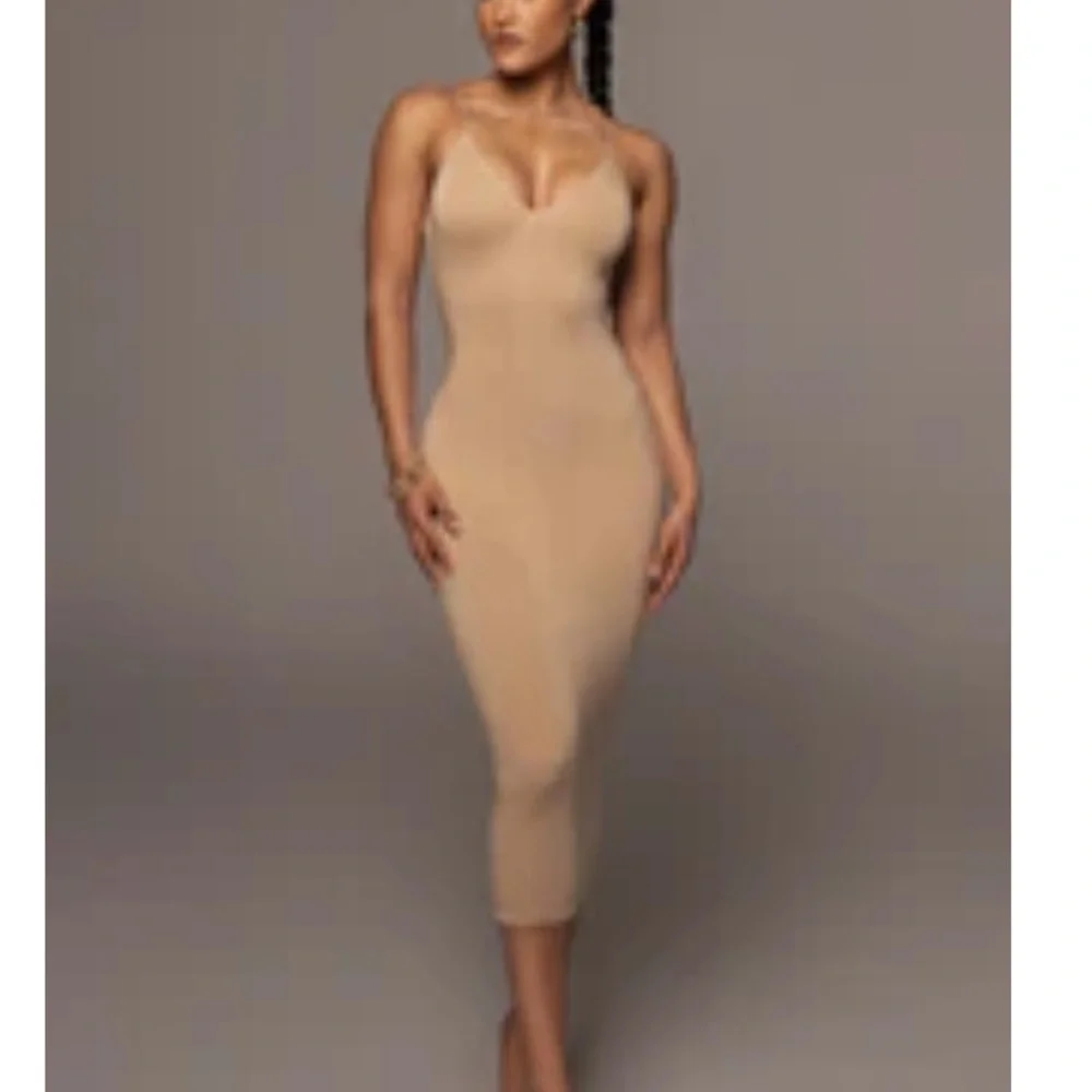 JLUXLABEL JLUXBASIX TAN VALENCIA DIAGONAL STRAP DRESS - Picture 1 of 5